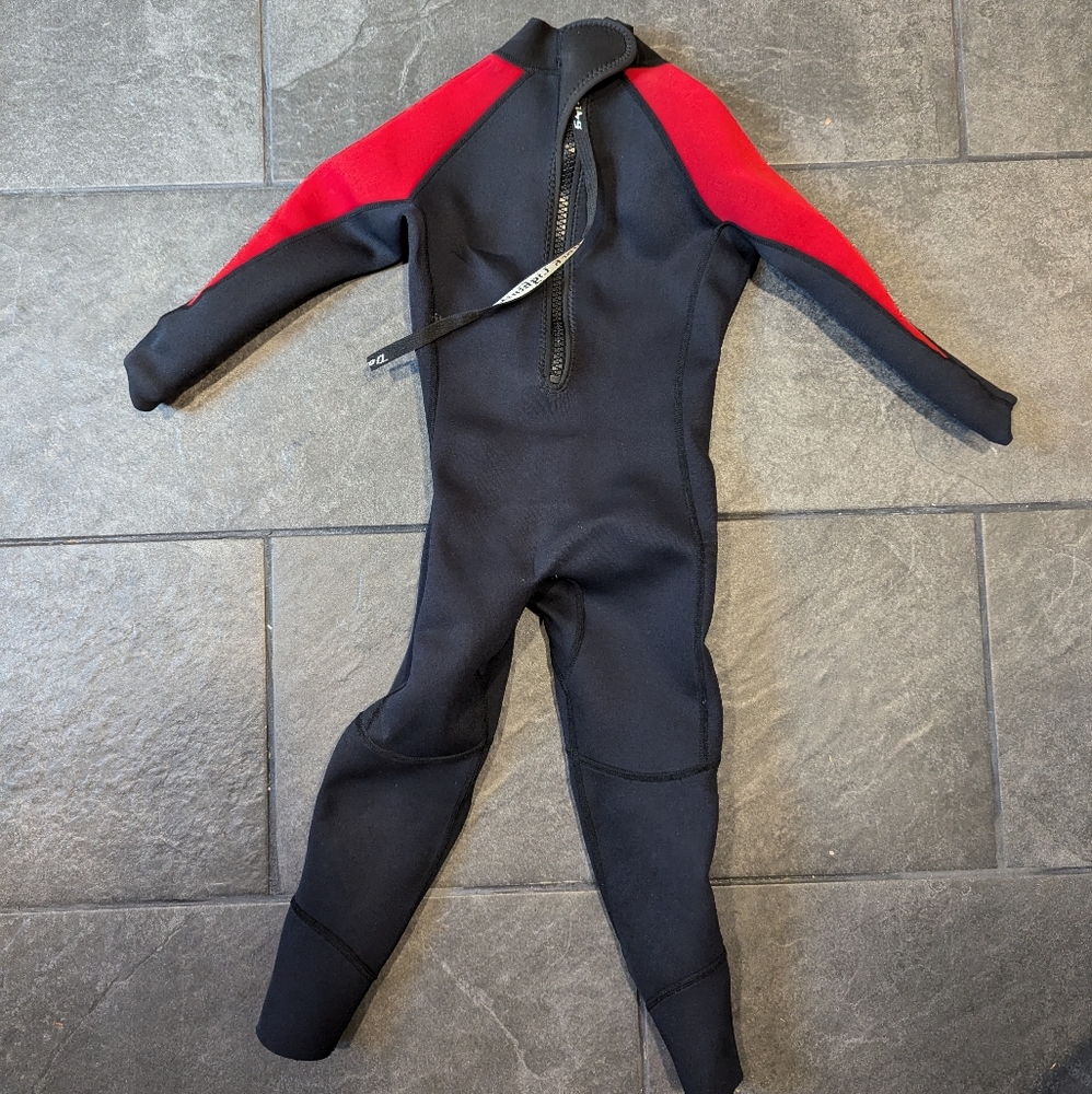 Wetsuit - Picture 2 of 3